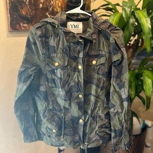 YMI camouflage jacket size small in GUC